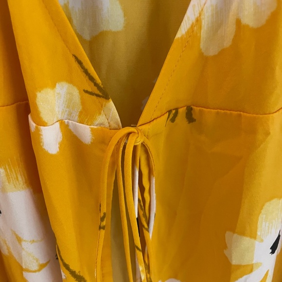 Madewell | Puff-Sleeve Wrap Midi Dress in Ikat Floral - Picture 8 of 10